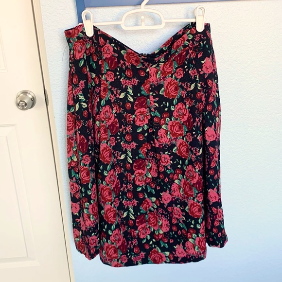 DownEast Dresses & Skirts - Roses Pleated Skirt